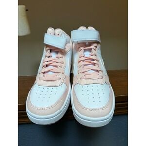 Nike sneakers 6.5 youth